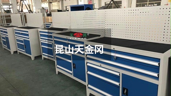 移动工具柜3