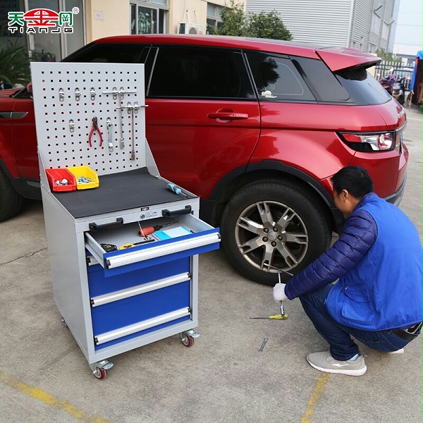 移动工具车