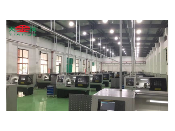 不懂的人怎么买工具柜，18年品牌工具柜厂家天金冈教你！