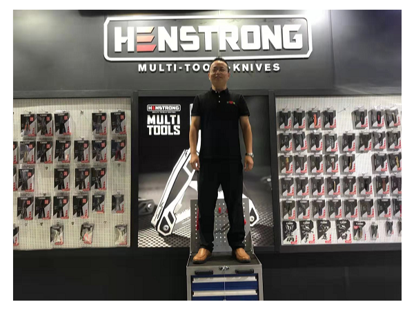 德资企业考察团队走进工具柜厂家天金冈，实地考察工厂！