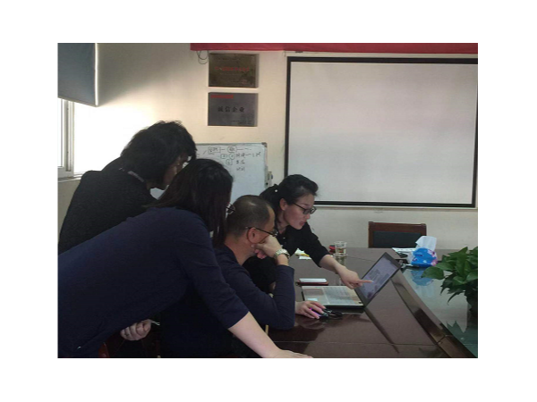 工具柜厂家天金冈为牛商企业新秀规划车间！