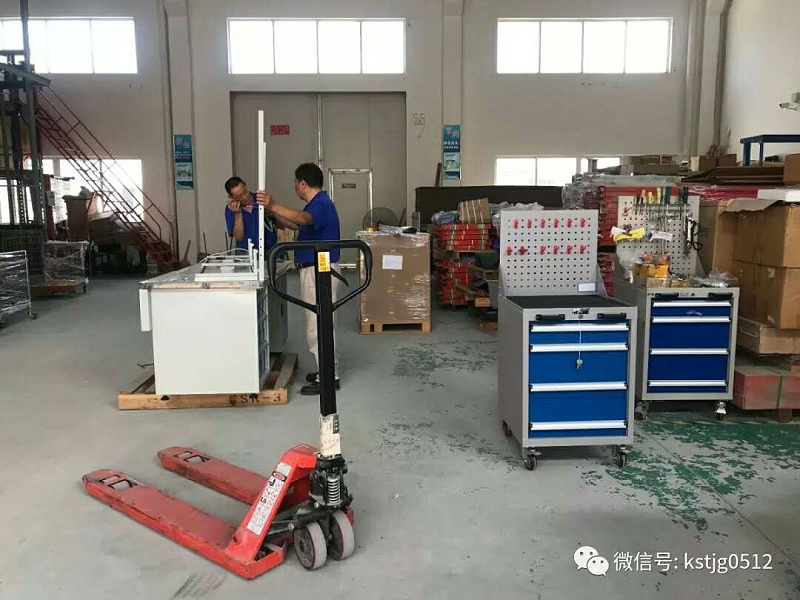 多功能工具车