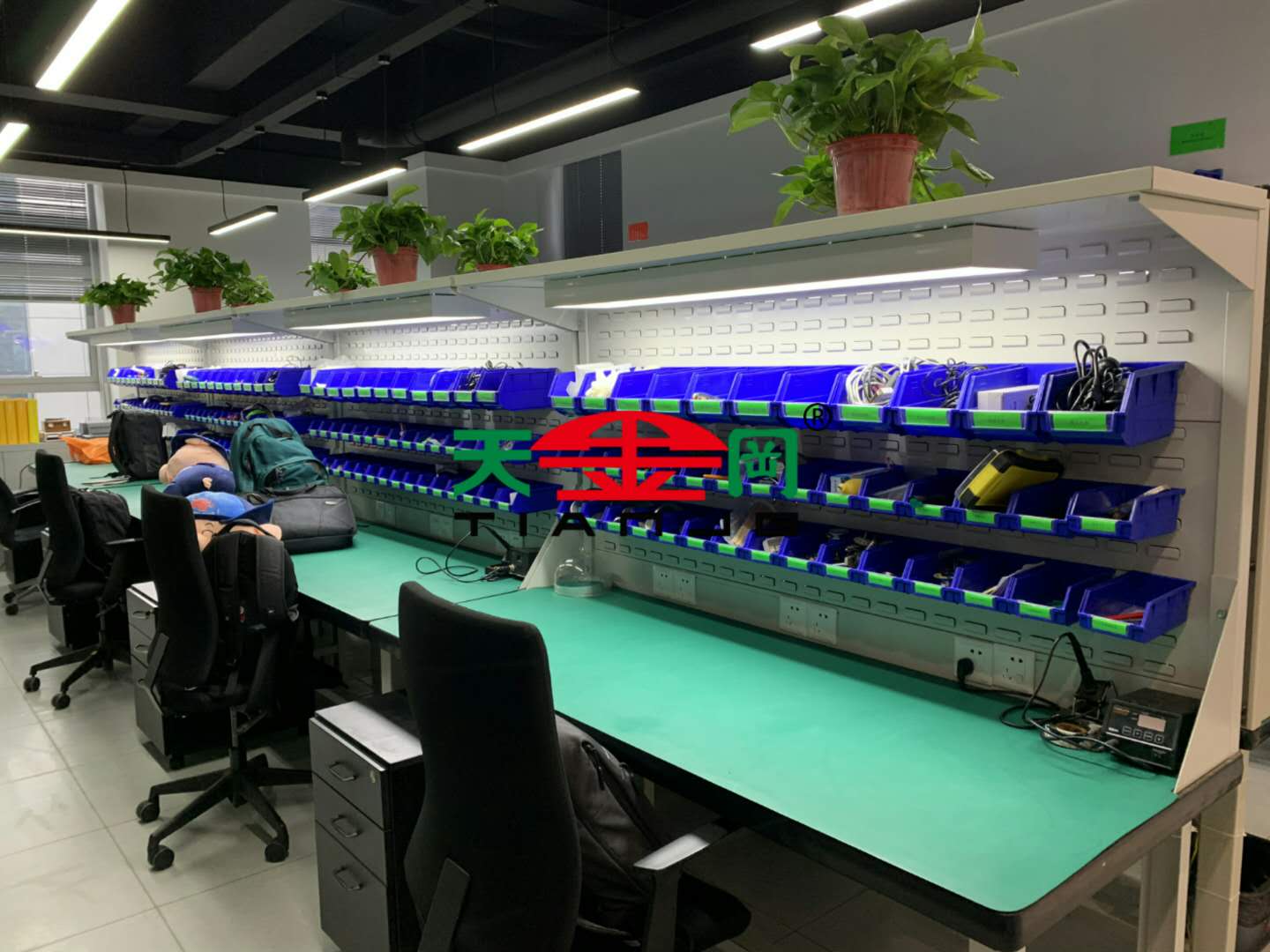 石家庄钳工工作台